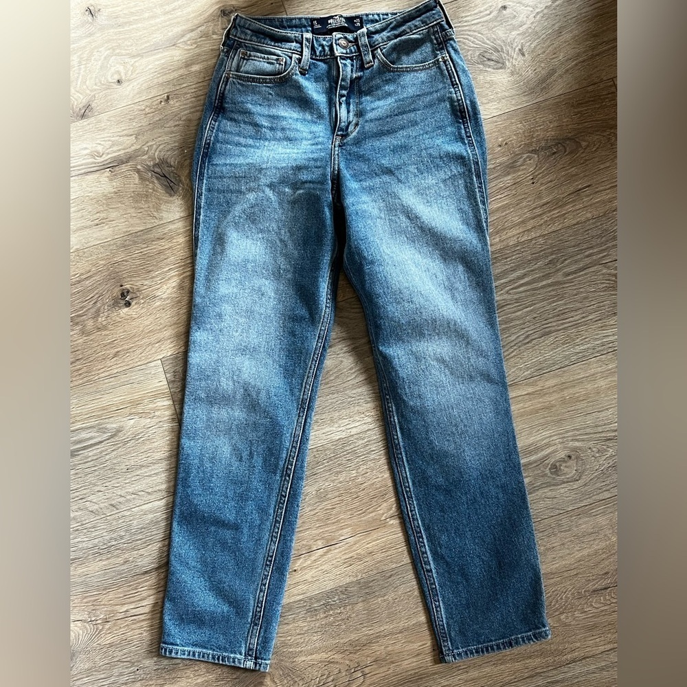 HOLLISTER Ultra High Rise Mom Jean  90's Y2K Size 25